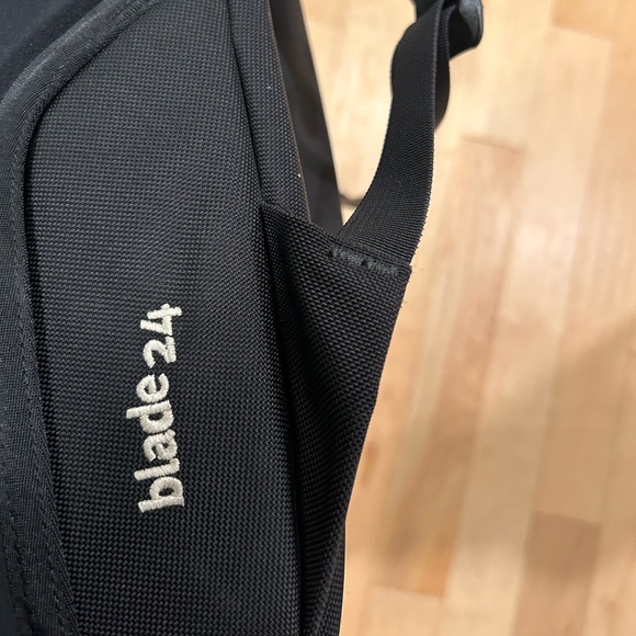 Arc’teryx Blade 24 Unique Backpack - Picture 4 of 4